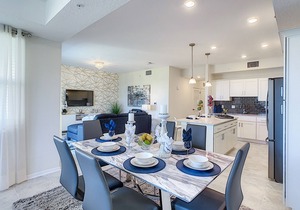 Updated Condo, 5 mi to Disney, On-site Water Park!