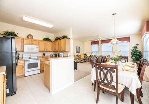 UTOPIA-10 mins Disney, UPGRADED Pool/Spa,Games Room, WIFI,Gated Community