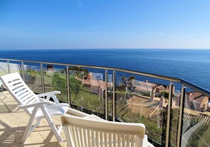 Villa 13-15 pers, magnificent sea view, walking distance to the sea 200m