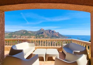 Villa for 14 people with private pool and Sea view
