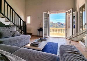 Villa for 14 people with private pool and Sea view