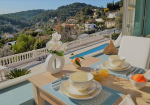 Villa La Terre Des Lauriers B&B