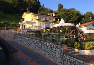 Villa Sophia - Holiday Villa Rental in Viareggio