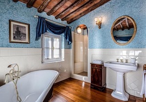 Vorno Villa Sleeps 12 with Pool Air Con and WiFi