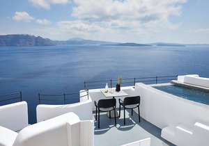 (w) Deluxe 1 Bedroom Cave Villa | Outdoor Hot Tub | Santorini