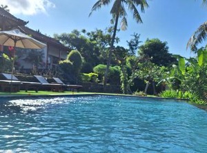 Frangipani Inn Restaurant | Seraya