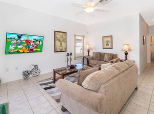 Tropical Paradise Villa | Crescent Lakes