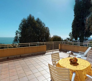 Menton Persons 
