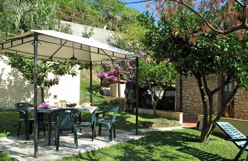 Corsanico Other | 100 m² Accommodation ∙ 2 bedrooms ∙ 5 guests