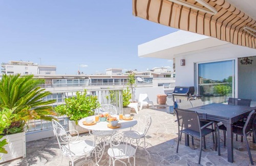 Carnot Apartment | 100 m² Apartment ∙ 3 bedrooms ∙ 6 guests
