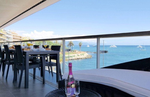 Antibes City Centre Apartment | 105 m² Apartment ∙ 3 bedrooms ∙ 6 guests