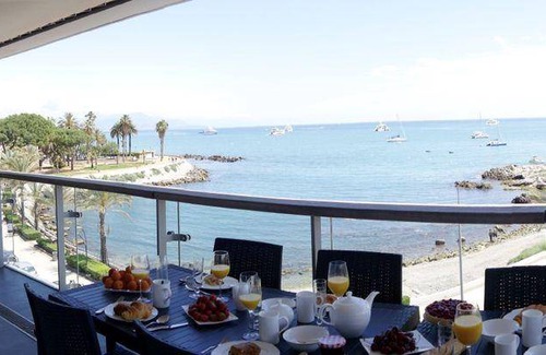 Antibes City Centre Apartment | 105 m² Apartment ∙ 3 bedrooms ∙ 6 guests