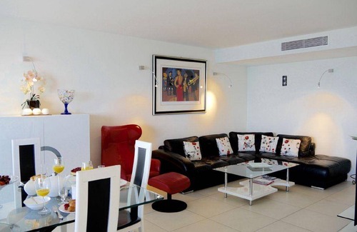 Antibes City Centre Apartment | 105 m² Apartment ∙ 3 bedrooms ∙ 6 guests