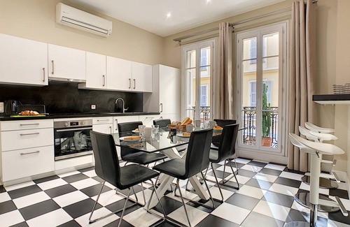 Nice City Centre Apartment | 115 m² Apartment ∙ 3 bedrooms ∙ 6 guests