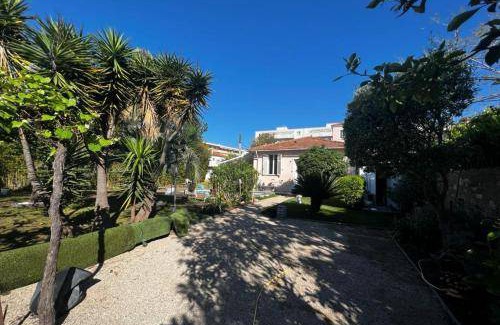Antibes City Centre House | 120 m² House ∙ 3 bedrooms ∙ 7 guests