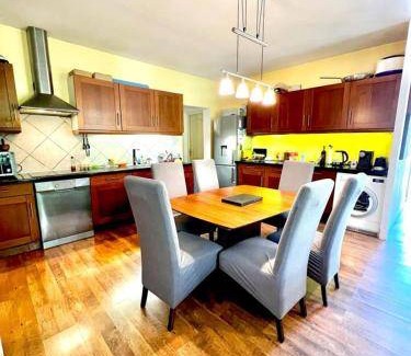 Antibes City Centre House | 120 m² House ∙ 3 bedrooms ∙ 7 guests