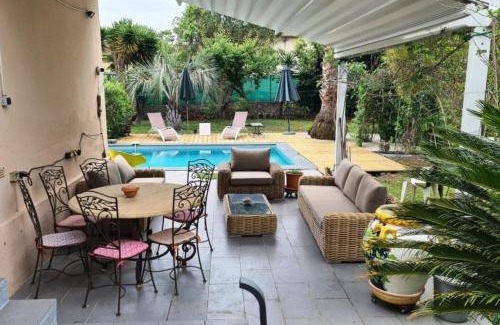 Antibes City Centre House | 120 m² House ∙ 3 bedrooms ∙ 7 guests