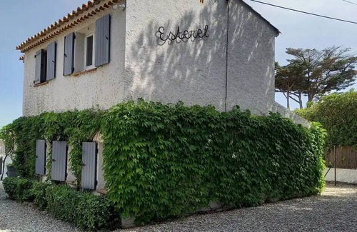 La Nartelle House | 120 m² House ∙ 3 bedrooms ∙ 6 guests