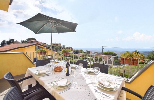 Massarosa House | 120 m² Maisonette ∙ 3 bedrooms ∙ 7 guests