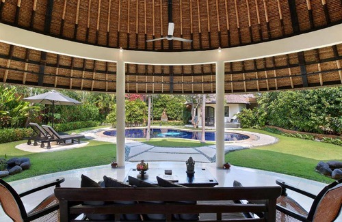 Sunset Road Villa | 1200 m² Villa ∙ 6 bedrooms ∙ 12 guests