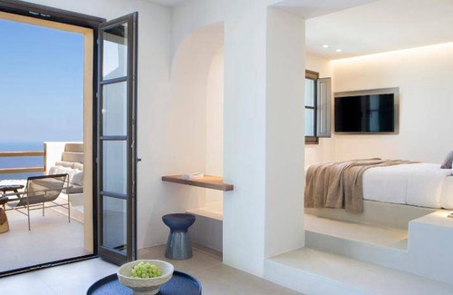 Pyrgos Hotel | 128 m² Hotel ∙ 3 bedrooms ∙ 127 guests