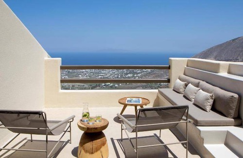 Pyrgos Hotel | 128 m² Hotel ∙ 3 bedrooms ∙ 127 guests