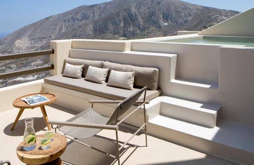 Pyrgos Hotel | 128 m² Hotel ∙ 3 bedrooms ∙ 127 guests