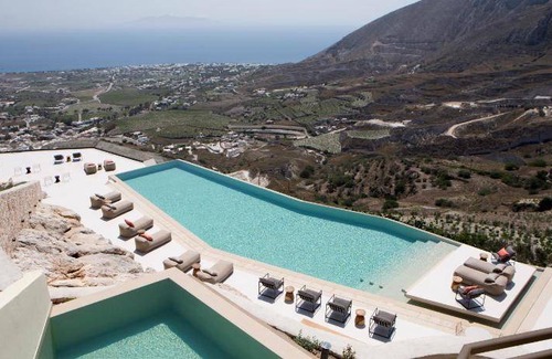 Pyrgos Hotel | 128 m² Hotel ∙ 3 bedrooms ∙ 127 guests