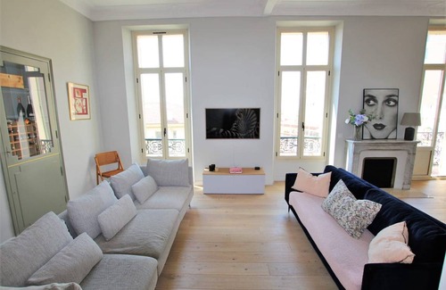 Riou - Petit Juas - Av de Grasse Apartment | 130 m² Apartment ∙ 4 bedrooms ∙ 8 guests
