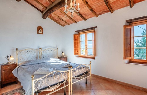 Petrognano House | 130 m² House ∙ 3 bedrooms ∙ 6 guests