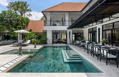Sunset Road Villa | 1400 m² Villa ∙ 9 bedrooms ∙ 18 guests