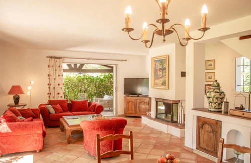 Valbonne Villa | 160 m² Villa ∙ 4 bedrooms ∙ 7 guests
