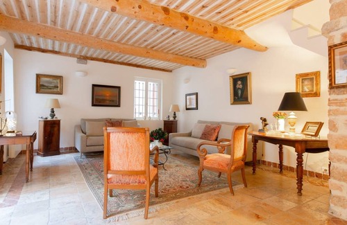 Antibes Old Town House | 170 m² House ∙ 3 bedrooms ∙ 6 guests