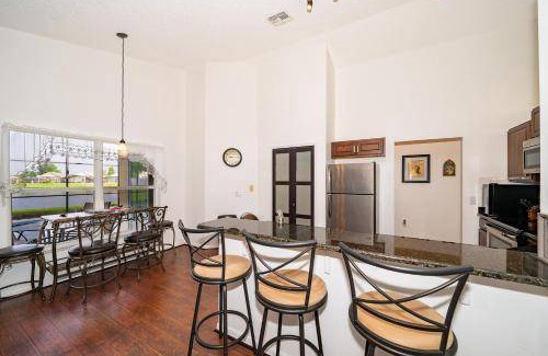 Crescent Lakes House | 173 m² House ∙ 3 bedrooms ∙ 6 guests
