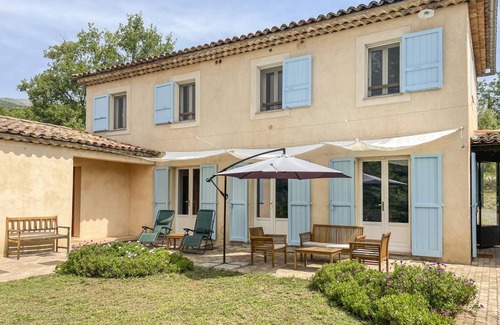 Tourrettes-sur-Loup Villa | 174 m² Villa ∙ 4 bedrooms ∙ 10 guests