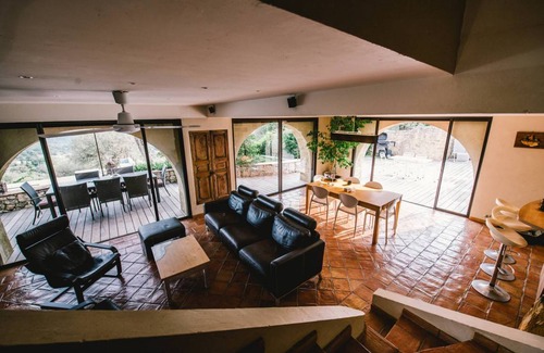 Tourrettes-sur-Loup House | 180 m² House ∙ 4 bedrooms ∙ 6 guests