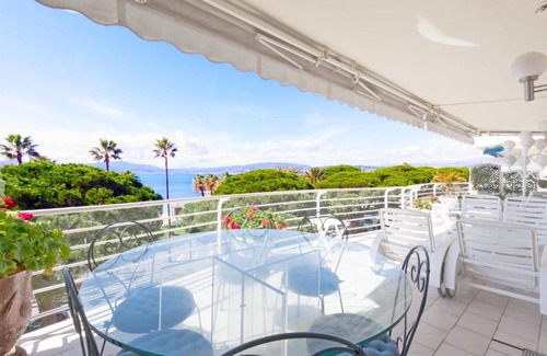 Pointe Croisette Apartment | 180 sea view 95m2 apartment Croisette area
