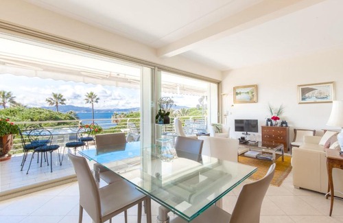 Pointe Croisette Apartment | 180 sea view 95m2 apartment Croisette area