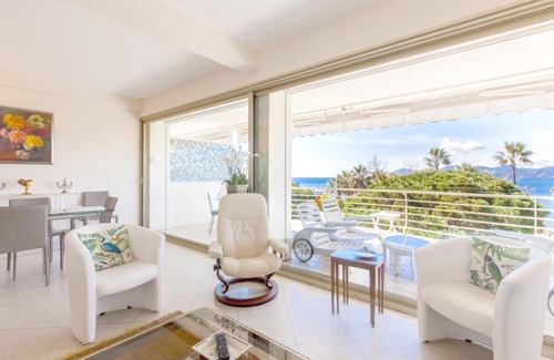 Pointe Croisette Apartment | 180 sea view 95m2 apartment Croisette area