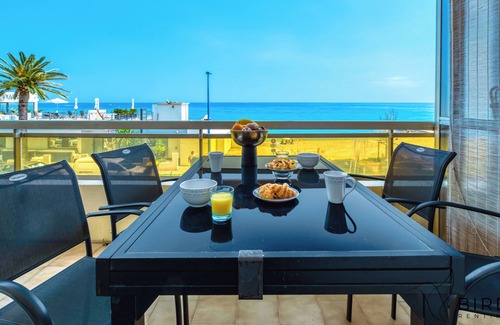 Villeneuve Loubet Beach Apartment | 2-Room Apartment with Sea View Terrace, parking, sea access