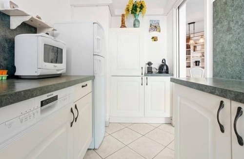 Frejus Plage Apartment | 200 m from the sea | in the center | parking