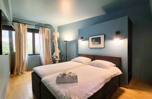 Cannes City Centre Apartment | 200 m² Apartment ∙ 5 bedrooms ∙ 10 guests