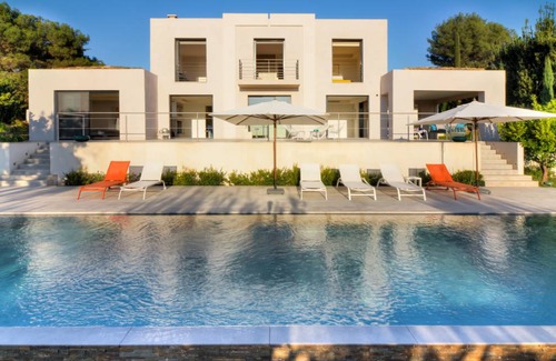 Saint-Paul-de-Vence Villa | 200 m² Villa ∙ 4 bedrooms ∙ 8 guests