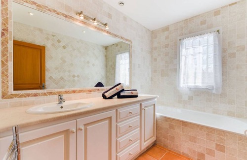 La Croix-Valmer Villa | 200 m² Villa ∙ 3 bedrooms ∙ 6 guests