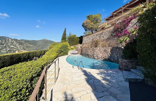 Theoule-Superieur Villa | 200 m² Villa ∙ 4 bedrooms ∙ 8 guests