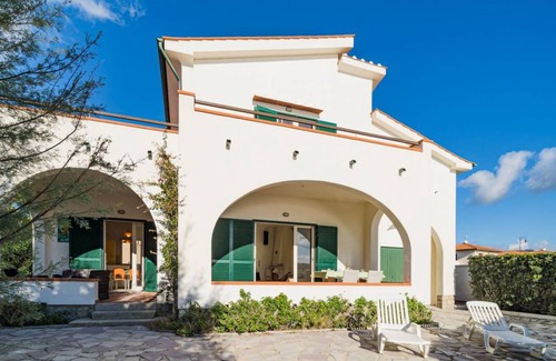 Marina di Campo Villa | 200 m² Villa ∙ 4 bedrooms ∙ 10 guests