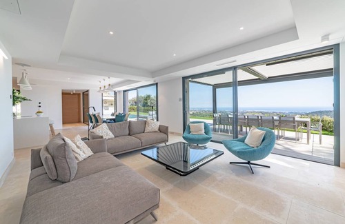 Vence Villa | 200 m² Villa ∙ 5 bedrooms ∙ 10 guests