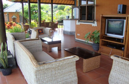 Kayu Putih Villa | 210 m² Villa ∙ 3 bedrooms ∙ 10 guests