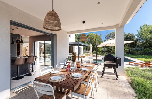 Le Collet Villa | 215 m² Villa ∙ 4 bedrooms ∙ 8 guests