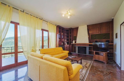 Monteggiori House | 220 m² House ∙ 5 bedrooms ∙ 10 guests